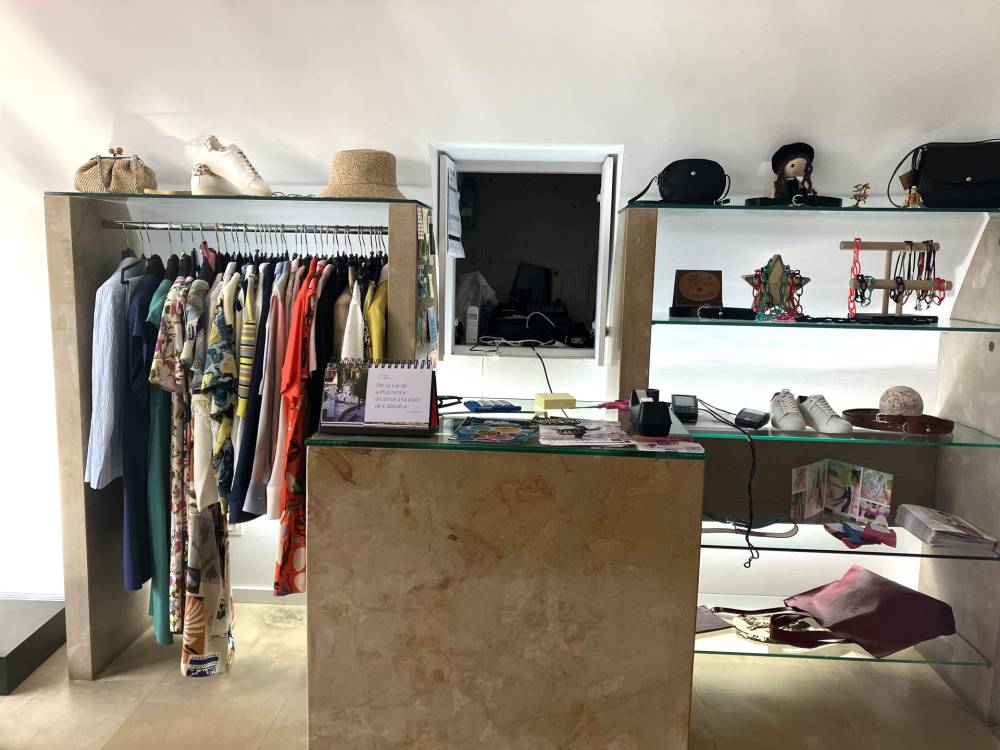 Esprit maroquinerie store